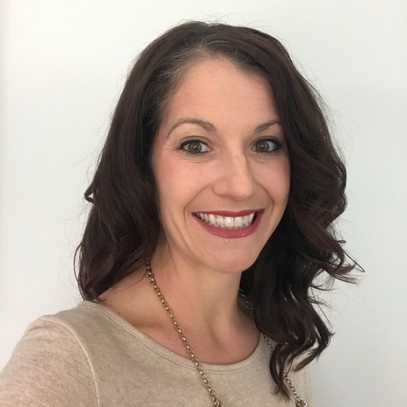 Profile Picture of Ashley Walbert (@ashleywalbert) on Poshmark