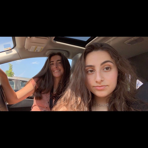 Profile Picture of Krista Scartozzi (@kscartozzi) on Poshmark