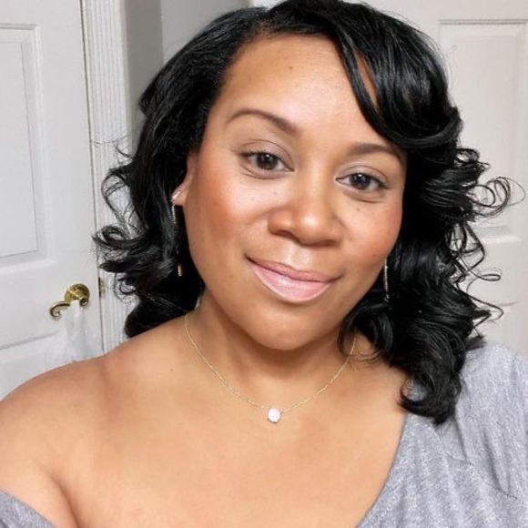 Profile Picture of Erica Grice (@cooepo) on Poshmark