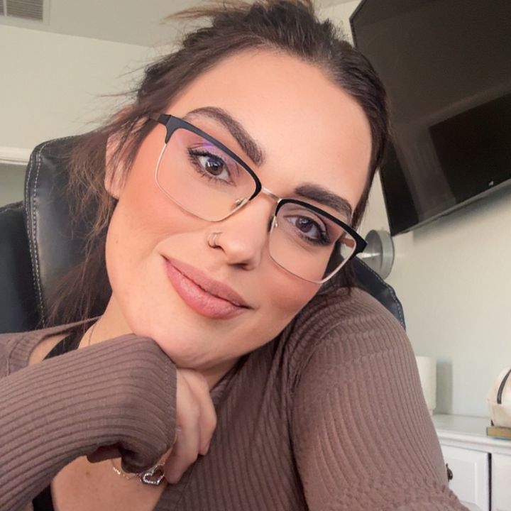 Profile Picture of alyssa (@ifyourenotlivinyouredyin) on Tiktok