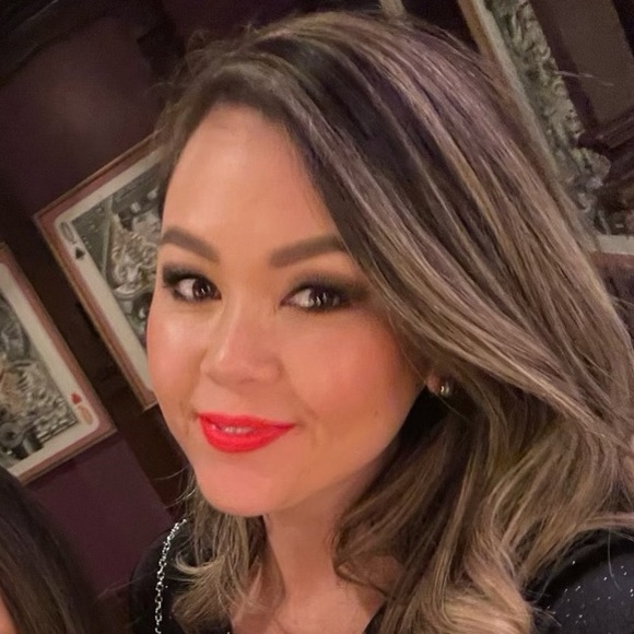 Profile Picture of Cindy Ganser (@cindyganser) on Poshmark