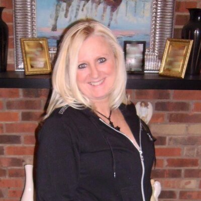 Profile Picture of LaRenda Mitchell (@LaRendaMitchell) on Twitter