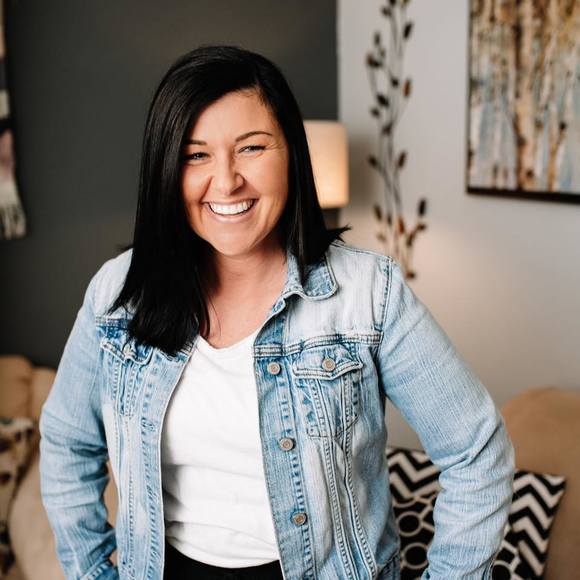 Profile Picture of Melissa Bagnall (@mbagnall) on Poshmark