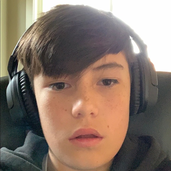 Profile Picture of Noah Perdaems (@nperdaems) on Poshmark