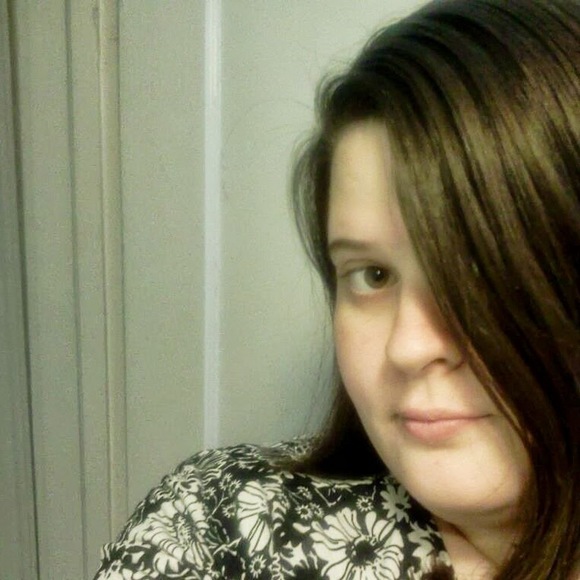 Profile Picture of Jessica Pellicone (@pelli91) on Poshmark