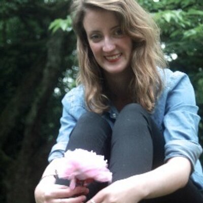 Profile Picture of Alice Weston (@thosedoeeyes) on Twitter