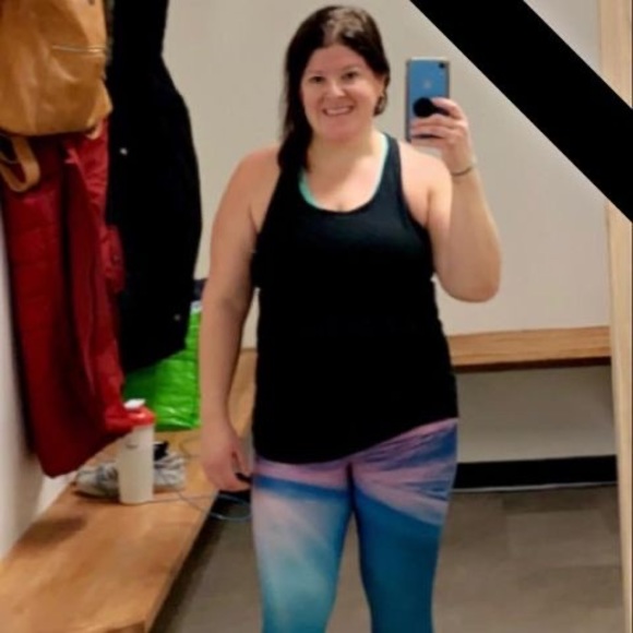 Profile Picture of Crystal Cresswell (@luchcresswell) on Poshmark