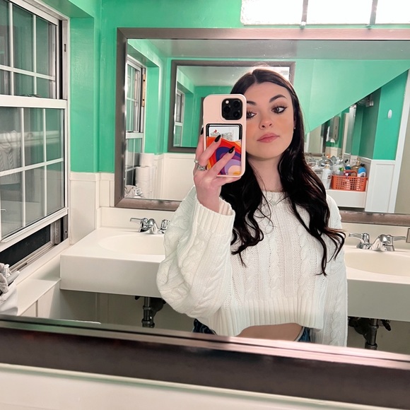 Profile Picture of Emma Meisel (@emmaameisel) on Poshmark