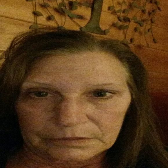 Profile Picture of Deb Gawne (@gawne) on Poshmark