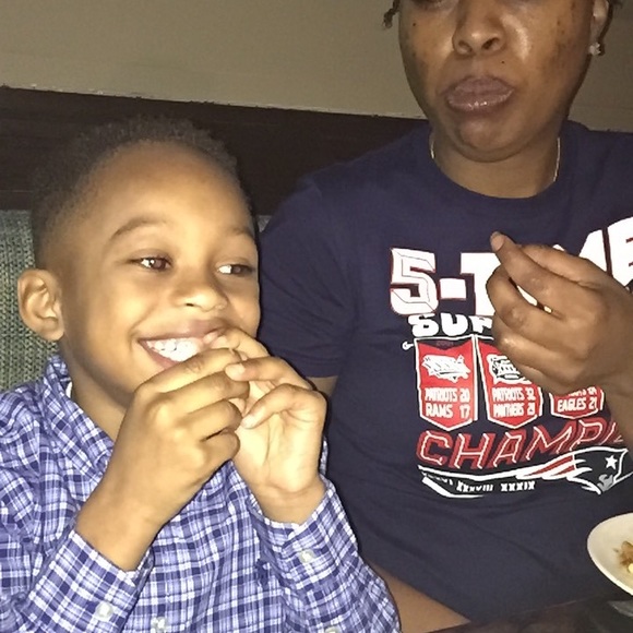 Profile Picture of Simone Hill (@muffhill) on Poshmark