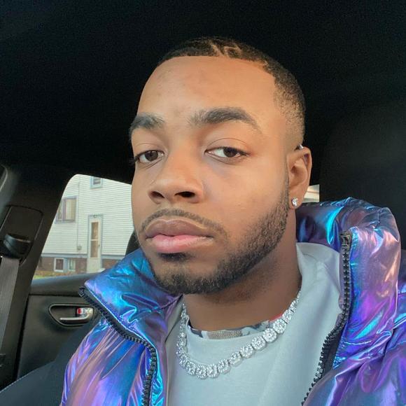 Profile Picture of Lorenzo Moore (@lorenzomoore68) on Poshmark