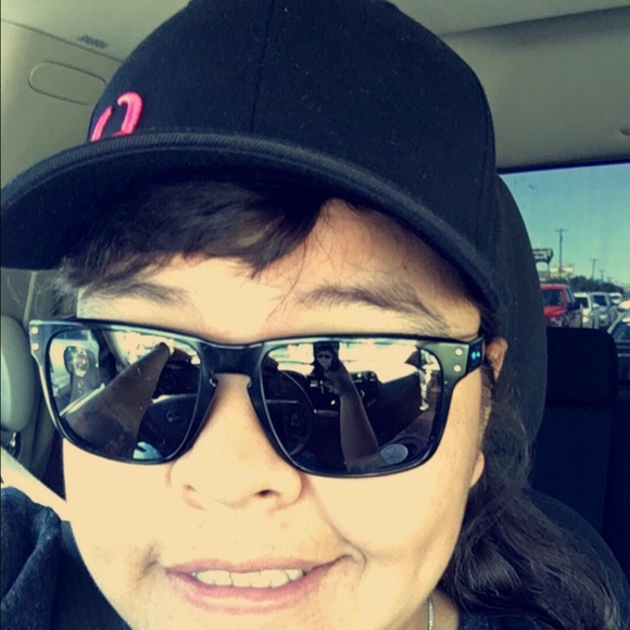 Profile Picture of X Parras (@xparras) on Poshmark