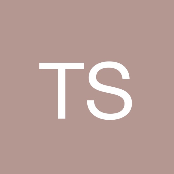 Profile Picture of Tracy Shanks (@textls) on Poshmark