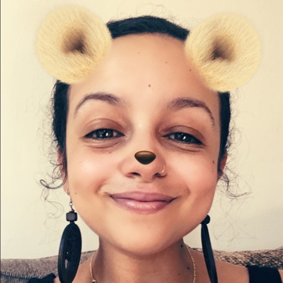 Profile Picture of Danielle Mitchell (@danmit) on Poshmark