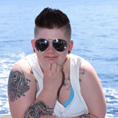 Profile Picture of Lorna Lowe (@wee_funky) on Twitter