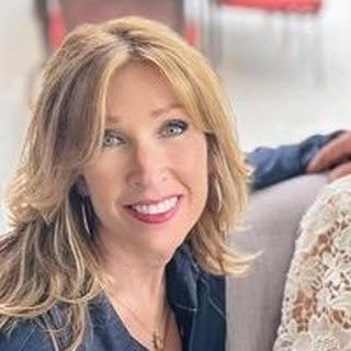 Profile Picture of Nancy Descombes (@descombes.nancy) on Instagram