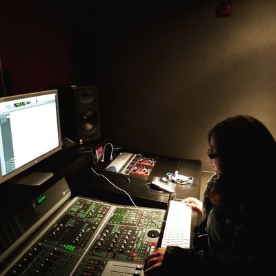 Profile Photo of SUZANNE GUTIERREZ (@musicaudionerd) on Twitter