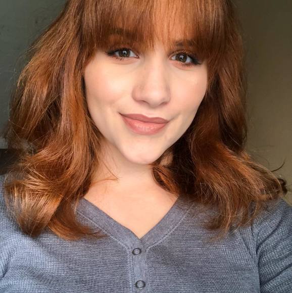 Profile Picture of Leann Schneider (@lsch99) on Poshmark