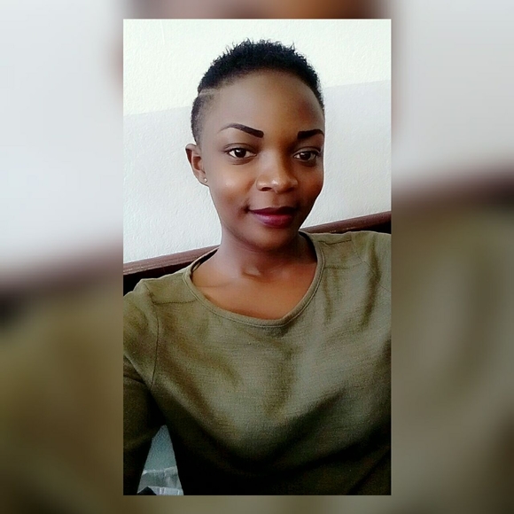 Profile Picture of Leticia Farida (@leticiafarida) on Poshmark