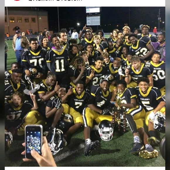 Profile Picture of Quin Ackey (@quin6) on Poshmark