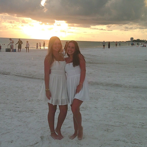 Profile Picture of Emma Albregts (@emma_albregts) on Poshmark