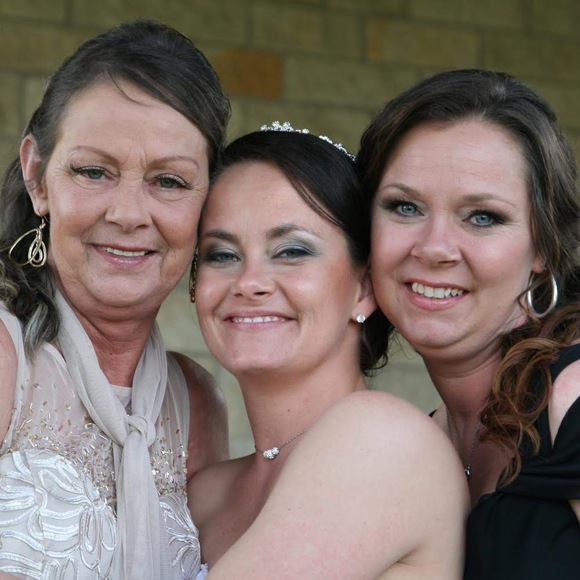 Profile Picture of June Holt (@juneholt15) on Poshmark