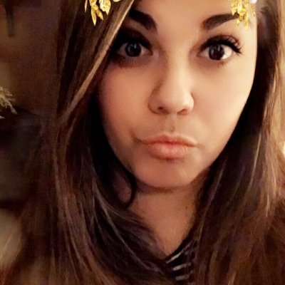 Profile Picture of laura torres (@lauratorres1120) on Twitter
