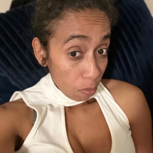 Profile Picture of Itzel Garcia (@itzelgarcia261) on Poshmark