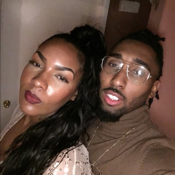 Profile Picture of Mike Oneal (@mikeoneal) on Poshmark