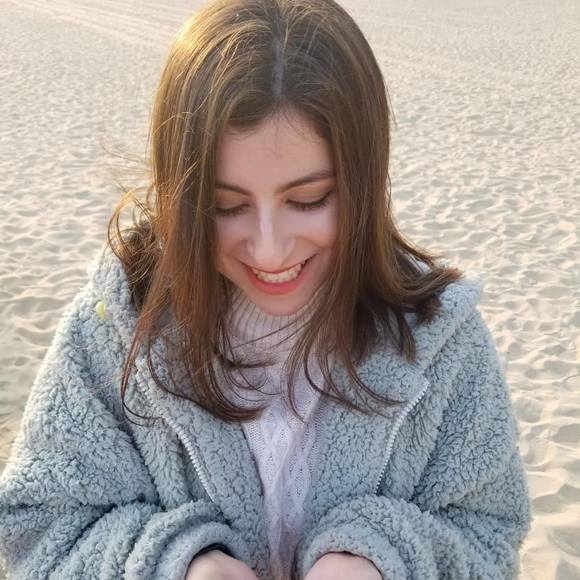 Profile Picture of Carmen Carratala (@carratala016) on Poshmark