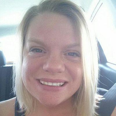 Profile Picture of Lori Compton (@88SetTheDate) on Twitter