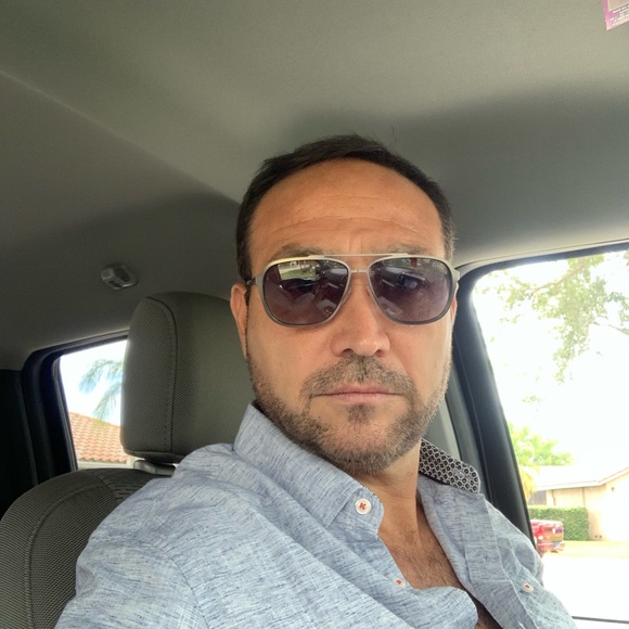 Luis Staropoli - Poshmark Profile Picture of Luis Staropoli (@luisyiyo69) on Poshmark