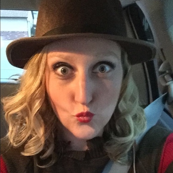 Profile Picture of Jillian Potts (@jlpotts12) on Poshmark