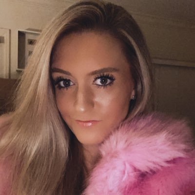 Profile Picture of Elizabeth Long (@lizzyblong) on Twitter