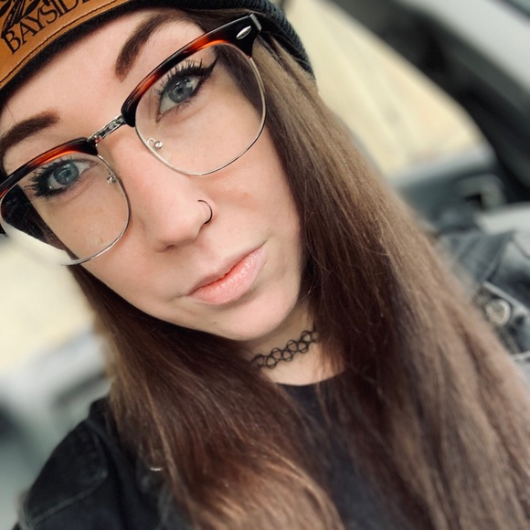 Profile Picture of Jessica Decoteau (@sadgirl2k19) on Poshmark
