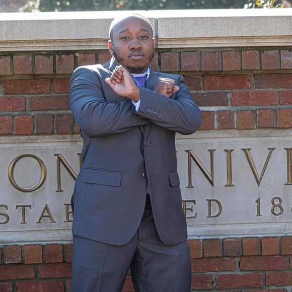 Profile Picture of Alex Steedley (@zoezilla) on Poshmark