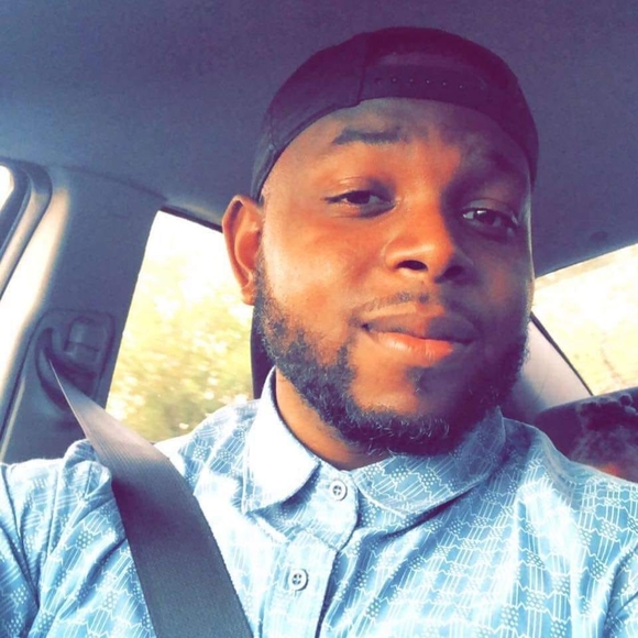 Profile Picture of Alvernia Garcia (@alvernia_garcia) on Poshmark