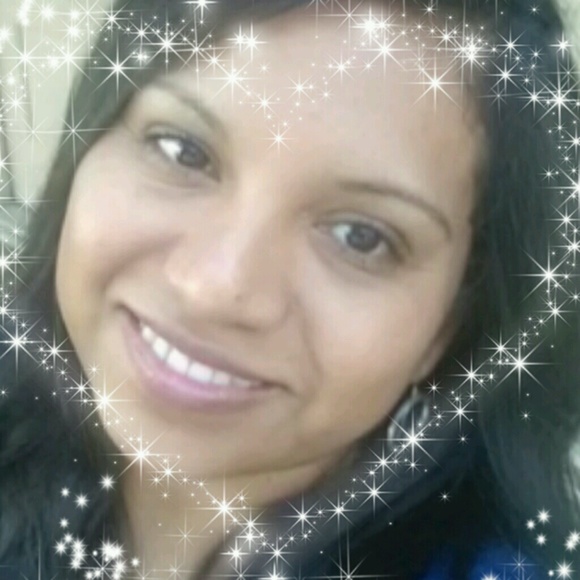 Profile Picture of Miriam Paz (@miriam1284) on Poshmark