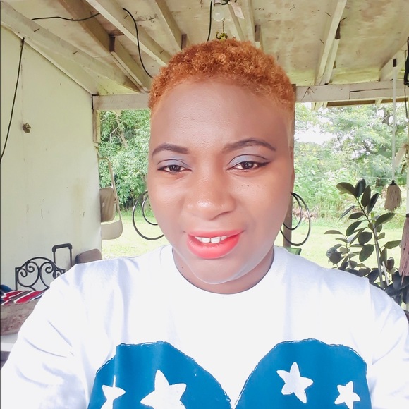 Profile Picture of Monet Carter (@mocarter1989) on Poshmark