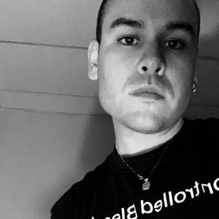 Profile Picture of MICHAEL ROSENBERG (@michaelandrewstylist) on Instagram