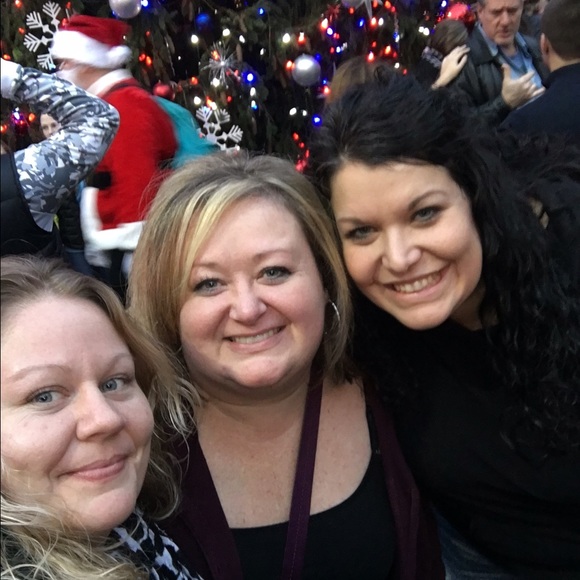 Profile Picture of Kim Kunkle (@kj521975) on Poshmark