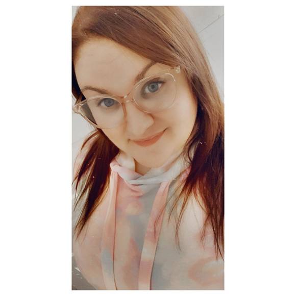 Profile Picture of Ashley Vibbert (@avibbert12789) on Poshmark