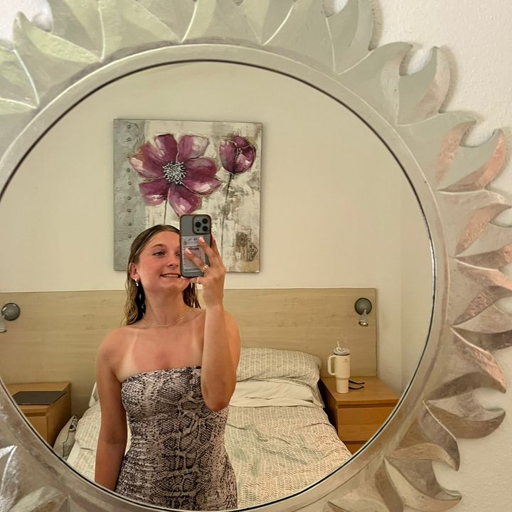 Profile Picture of Eloise (@eloisemoat) on Tiktok