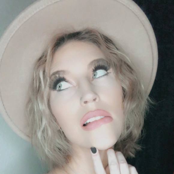 Profile Picture of Brittney Riddle (@brittbrat2323) on Poshmark