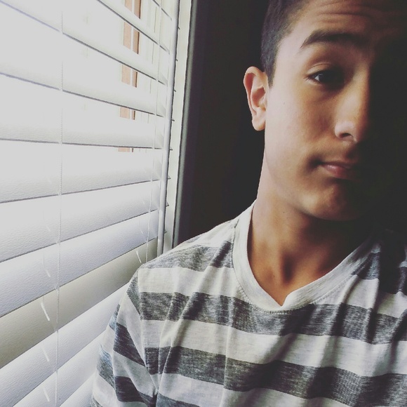 Profile Picture of Nabian Ramirez (@nabian) on Poshmark