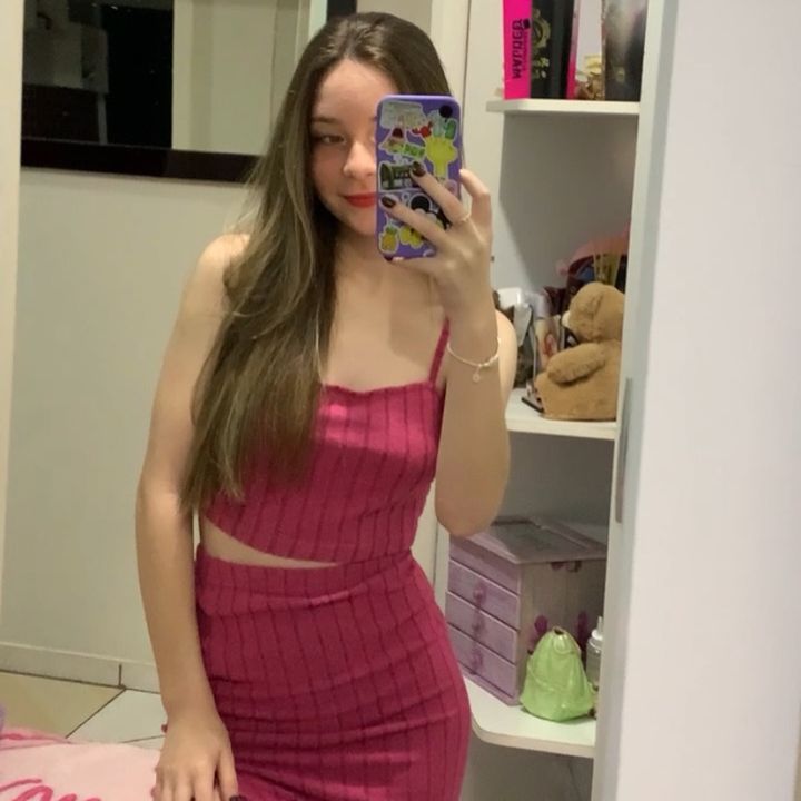 Profile Picture of Carol Bernardi (@caroll_bernardii) on Tiktok