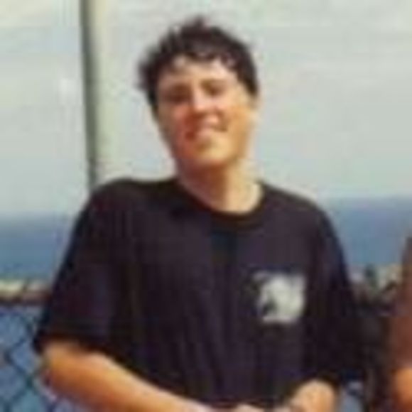 Profile Picture of Andrew Fox (@drewplayadowns) on Poshmark