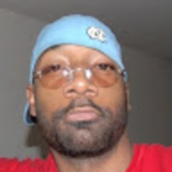 Profile Picture of David Branch (@webuy754) on Poshmark
