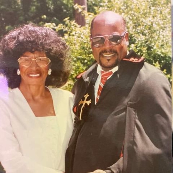 Profile Picture of Brigitte Holmes (@brigittesodo) on Poshmark