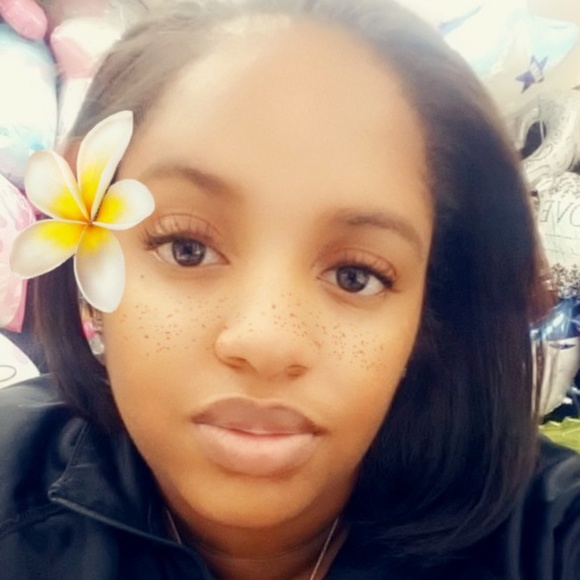 Chelsea Crumpton - Poshmark Profile Picture of Chelsea Crumpton (@mrscrumpton17) on Poshmark